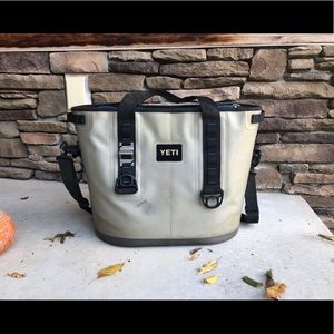 Yeti hopper 30 soft cooler